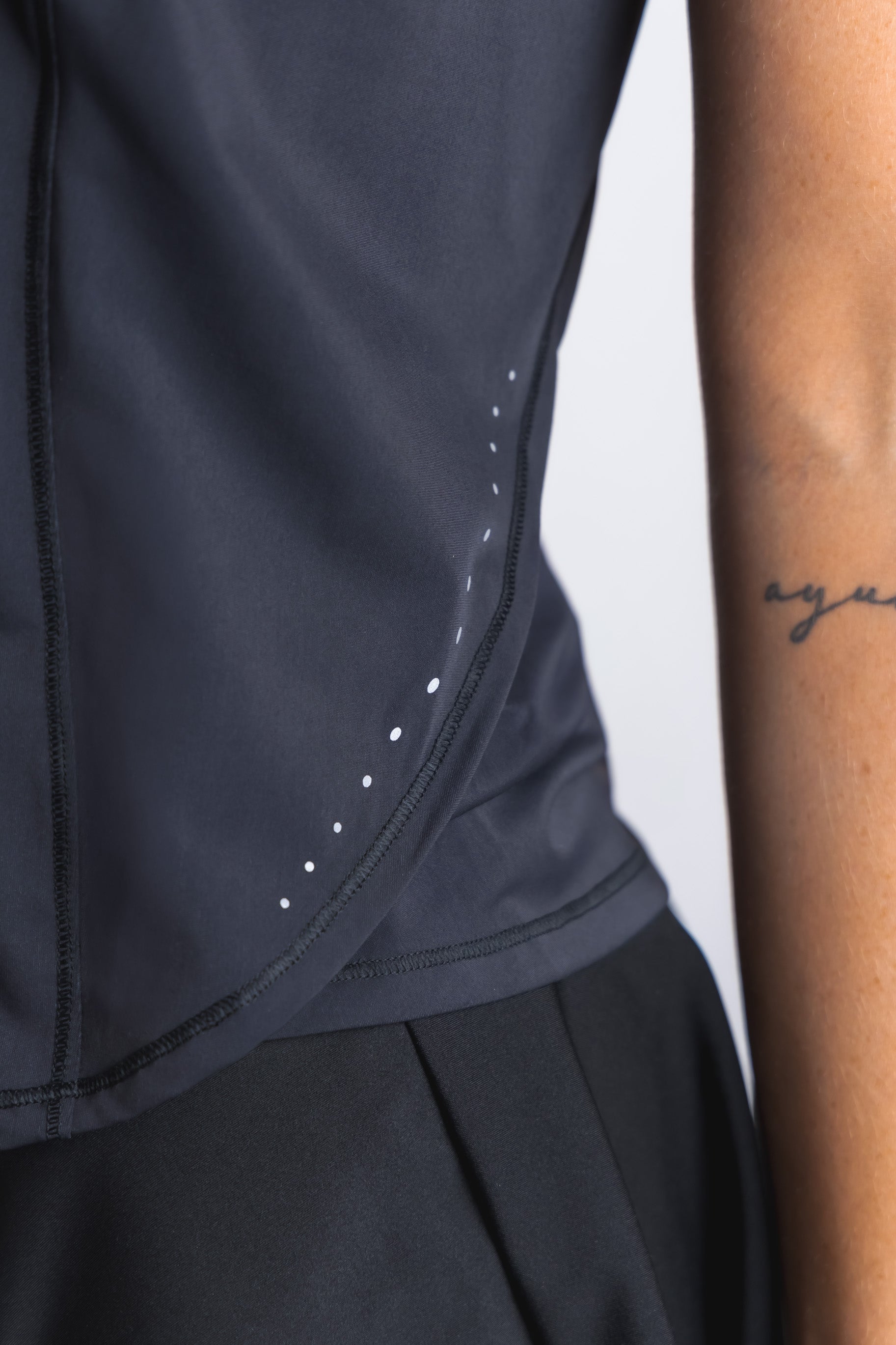 #color_palm-shade-black