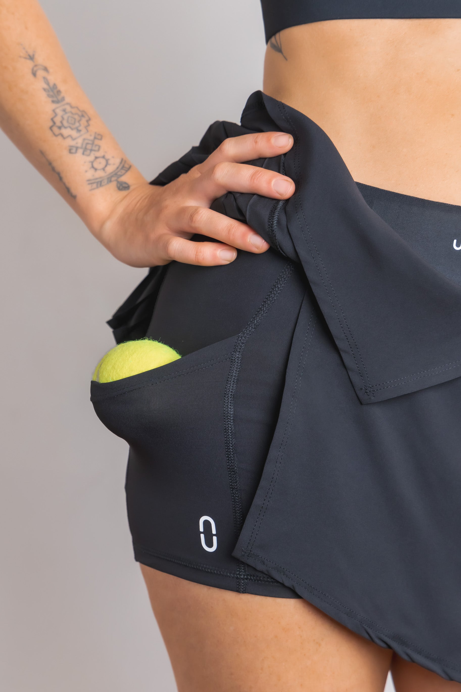 #color_palm-shade-black